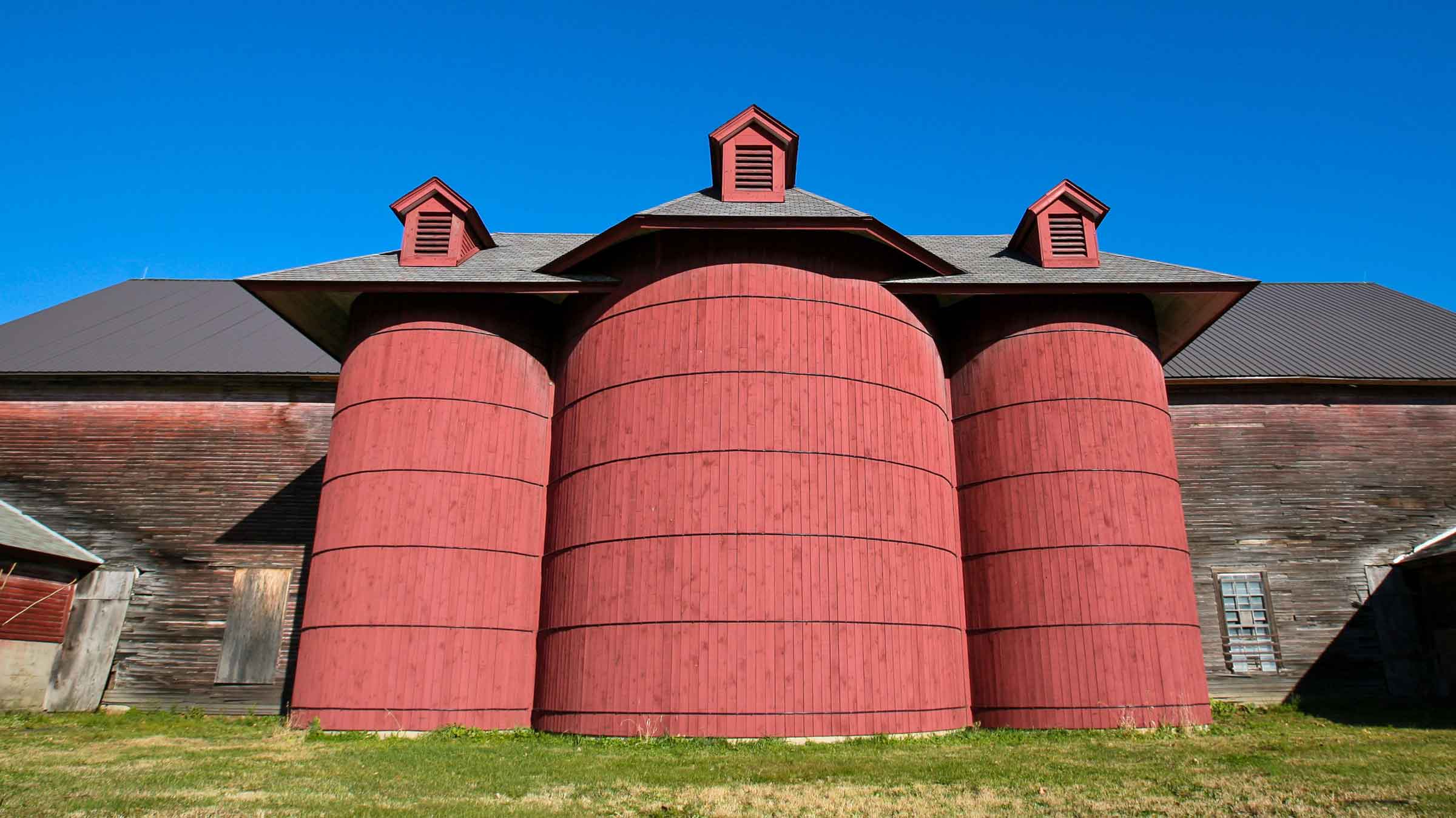 Vassar barn exterior