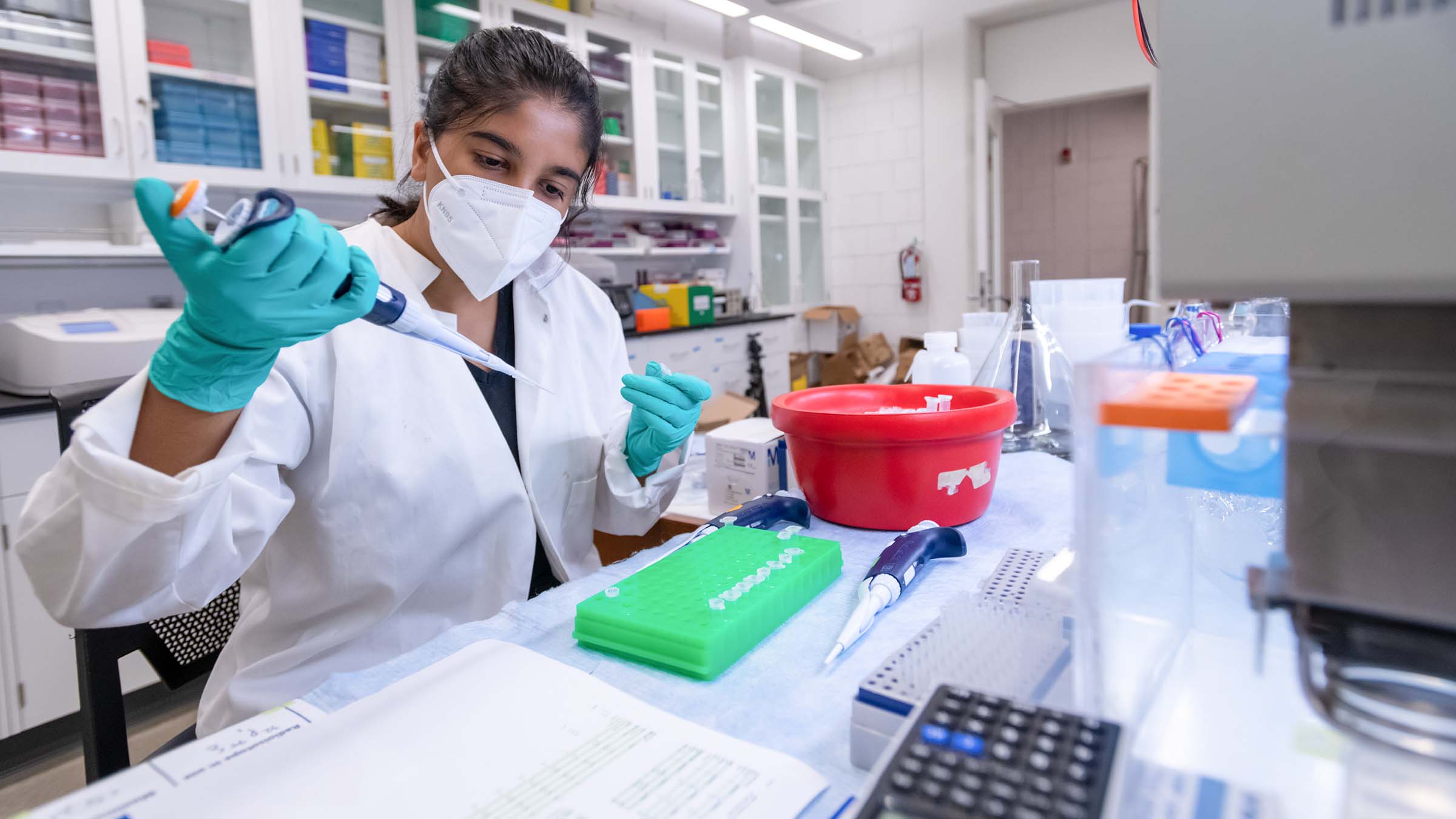 Sufana Noorwez ’24, one of Vassar’s first Beckman Scholars, launched her 14-month research project this summer in a lab in Olmsted Hall.